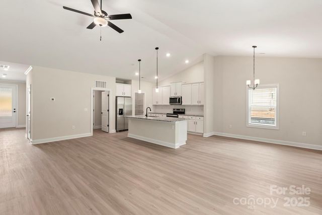 125 Colonial Reserve Avenue, Troutman, NC 28166