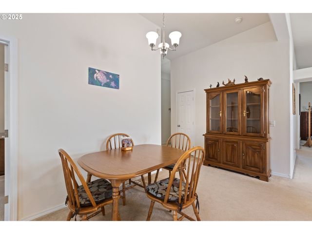 275 LITTLEBROOK Ln, Roseburg, OR 97471