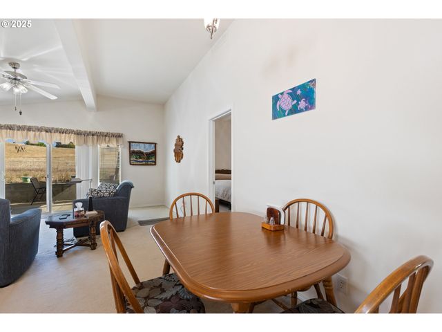 275 LITTLEBROOK Ln, Roseburg, OR 97471