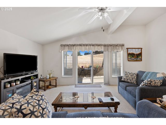 275 LITTLEBROOK Ln, Roseburg, OR 97471