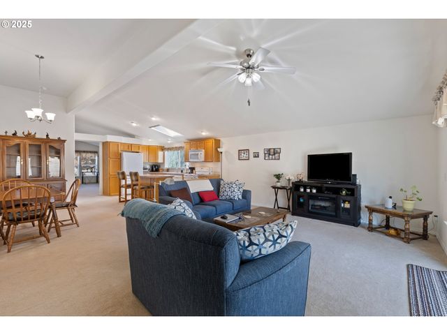 275 LITTLEBROOK Ln, Roseburg, OR 97471