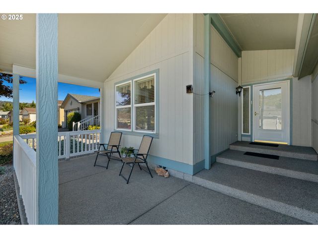 275 LITTLEBROOK Ln, Roseburg, OR 97471