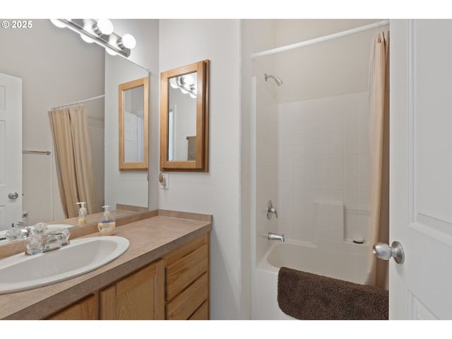 275 LITTLEBROOK Ln, Roseburg, OR 97471