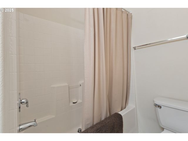 275 LITTLEBROOK Ln, Roseburg, OR 97471