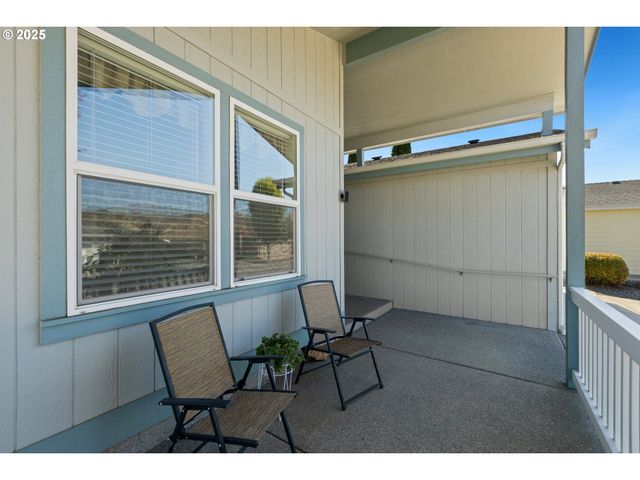 275 LITTLEBROOK Ln, Roseburg, OR 97471