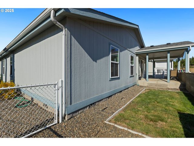 275 LITTLEBROOK Ln, Roseburg, OR 97471
