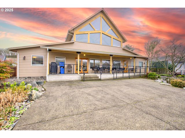 275 LITTLEBROOK Ln, Roseburg, OR 97471