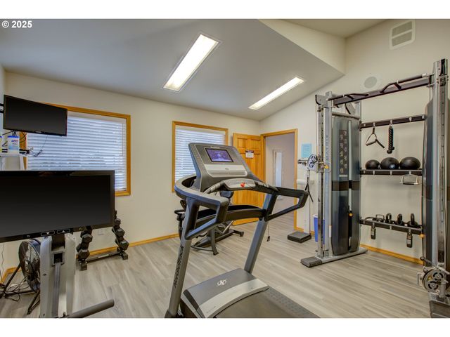 275 LITTLEBROOK Ln, Roseburg, OR 97471