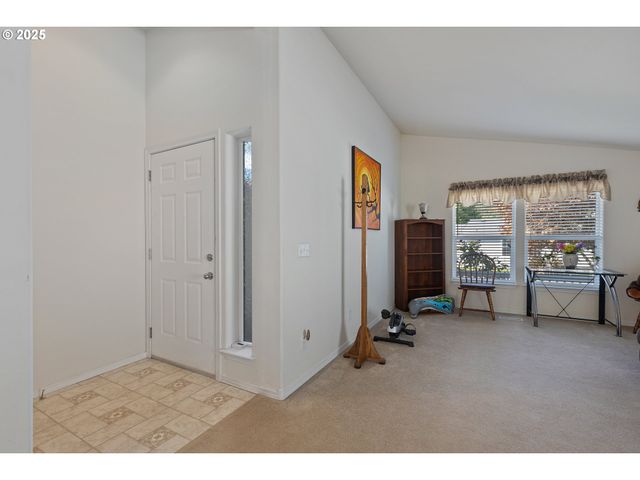 275 LITTLEBROOK Ln, Roseburg, OR 97471