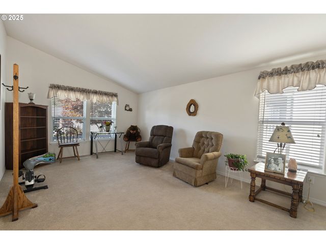 275 LITTLEBROOK Ln, Roseburg, OR 97471