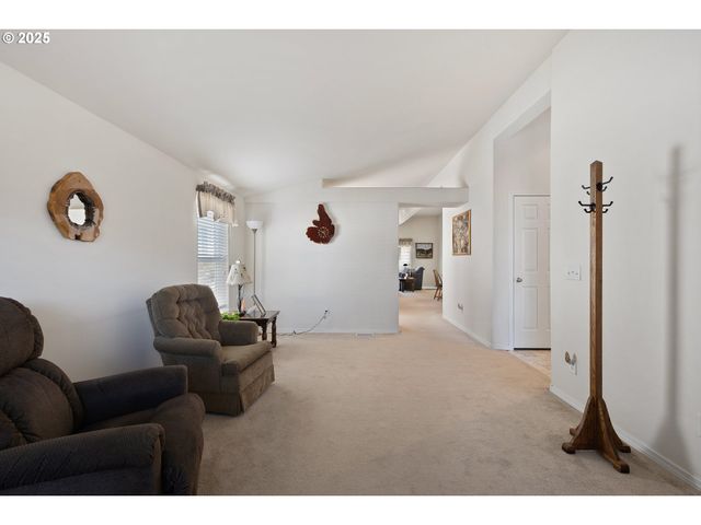 275 LITTLEBROOK Ln, Roseburg, OR 97471