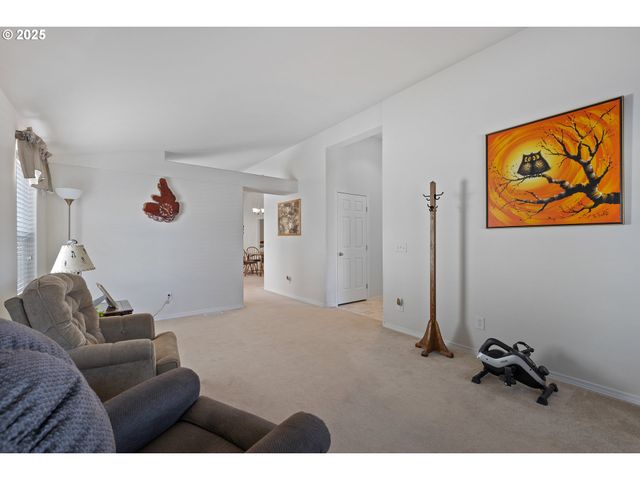 275 LITTLEBROOK Ln, Roseburg, OR 97471