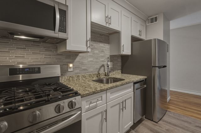 800 Hyde Park Ave A15, Boston, MA 02136