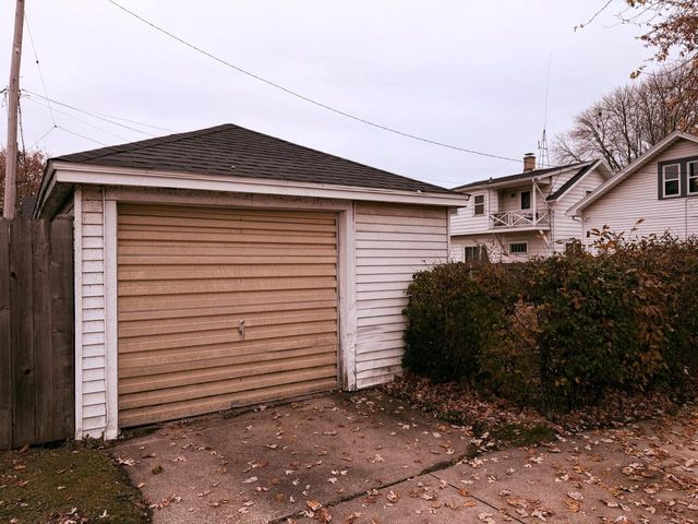 3824 Lindermann AVENUE, Racine, WI 53405