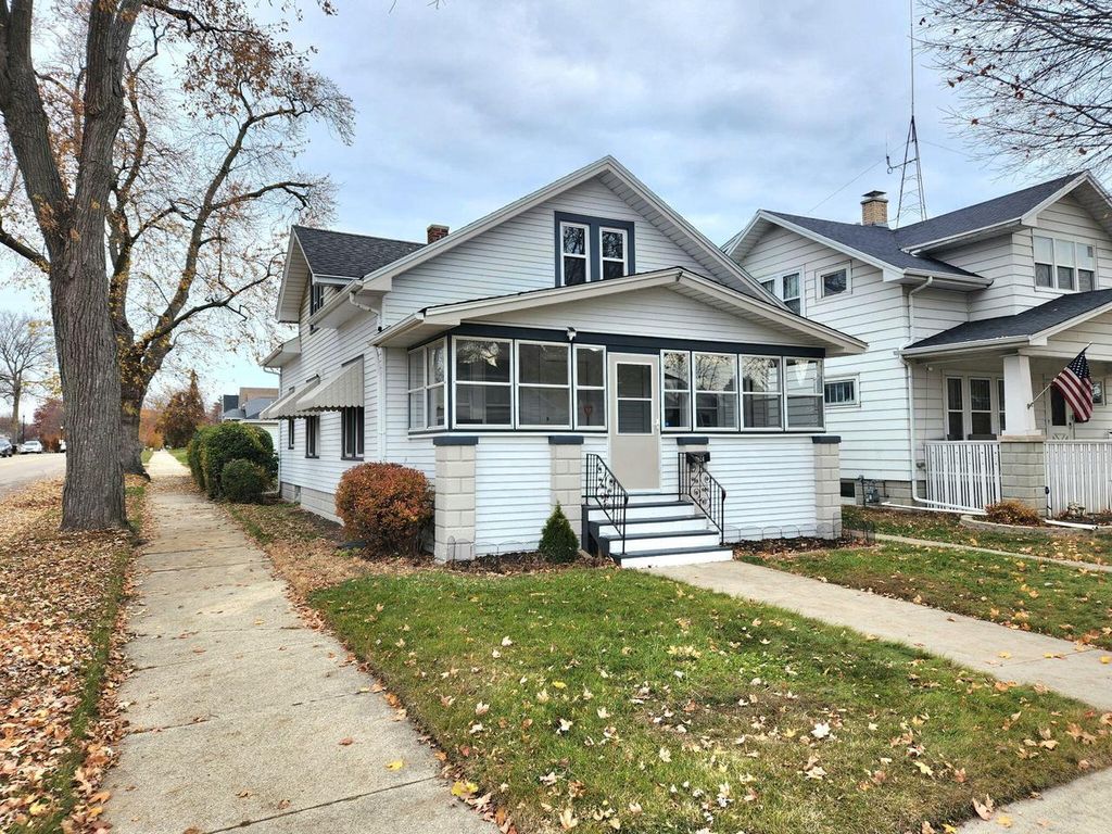 3824 Lindermann AVENUE, Racine, WI 53405