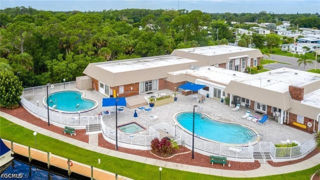 5524 Sir Walter WAY, North Fort Myers, FL 33917