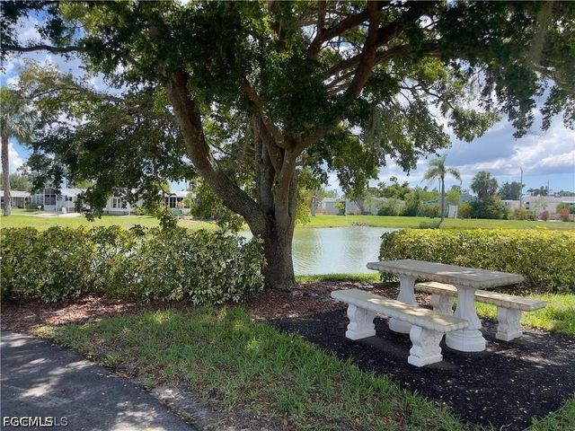 5524 Sir Walter WAY, North Fort Myers, FL 33917