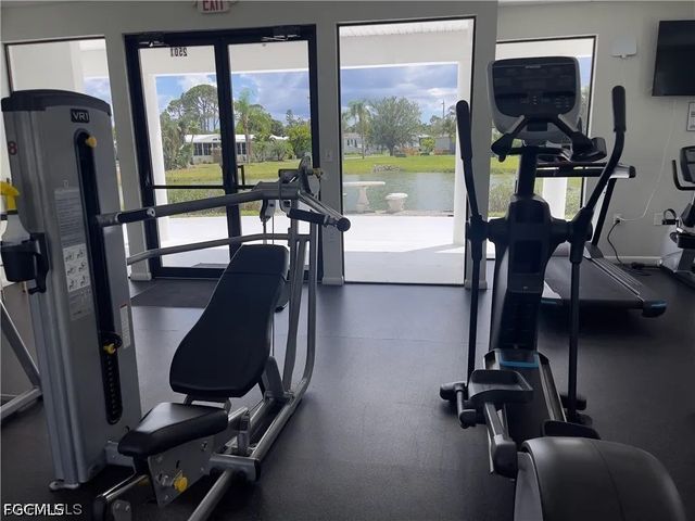 5524 Sir Walter WAY, North Fort Myers, FL 33917
