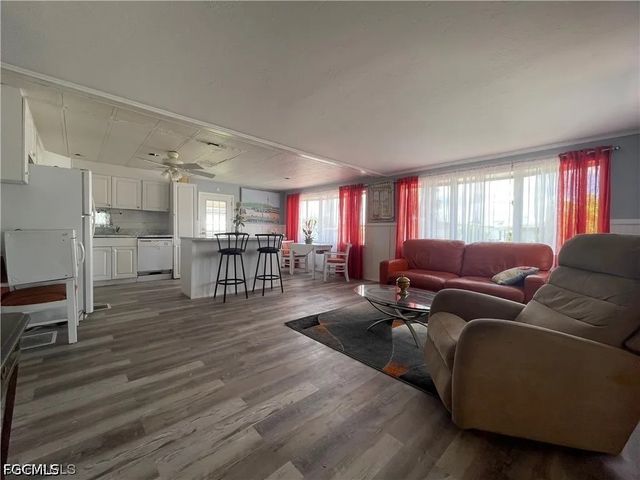 5524 Sir Walter WAY, North Fort Myers, FL 33917