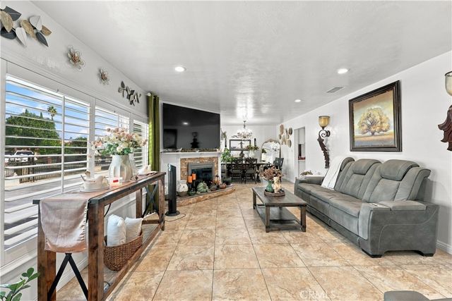 11574 Doverwood Drive, Riverside, CA 92505