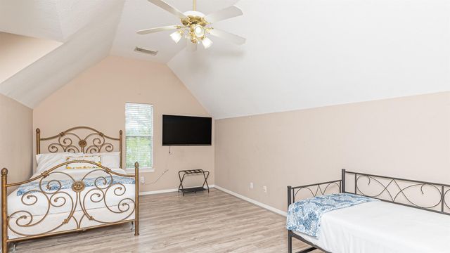 3007 Smokey Hollow Dr, Houston, TX 77068