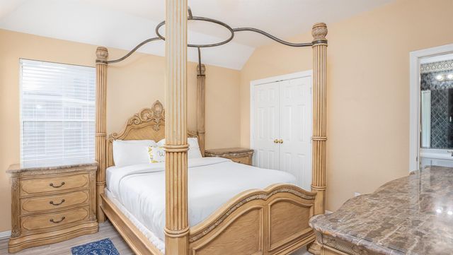 3007 Smokey Hollow Dr, Houston, TX 77068