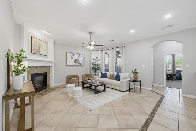 1906 Fountain Wood Drive, Euless, TX 76039