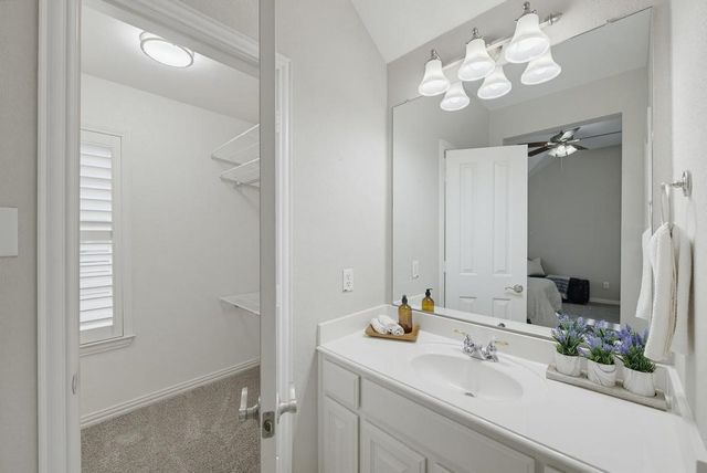 1906 Fountain Wood Drive, Euless, TX 76039