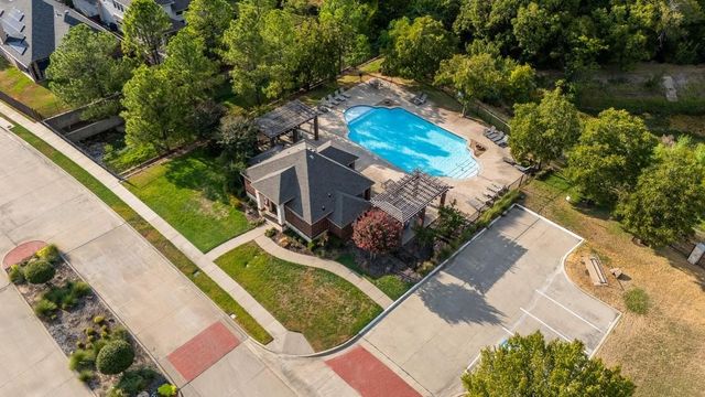 1906 Fountain Wood Drive, Euless, TX 76039