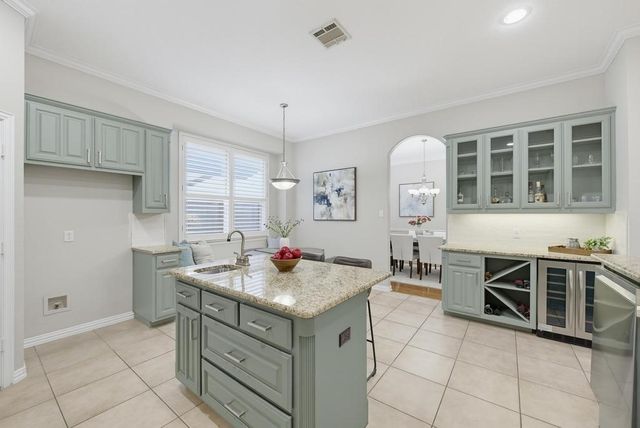 1906 Fountain Wood Drive, Euless, TX 76039
