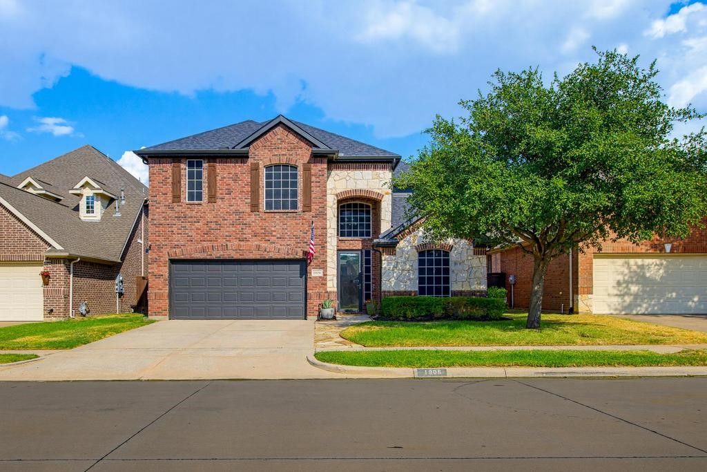 1906 Fountain Wood Drive, Euless, TX 76039