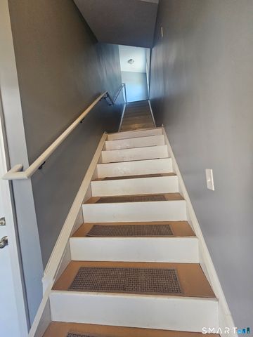 80 Pearl Harbor Circle, Bridgeport, CT 06610