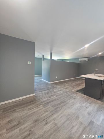 80 Pearl Harbor Circle, Bridgeport, CT 06610