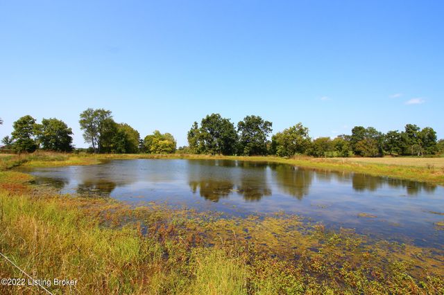 960 Christianburg Rd, Shelbyville, KY 40065