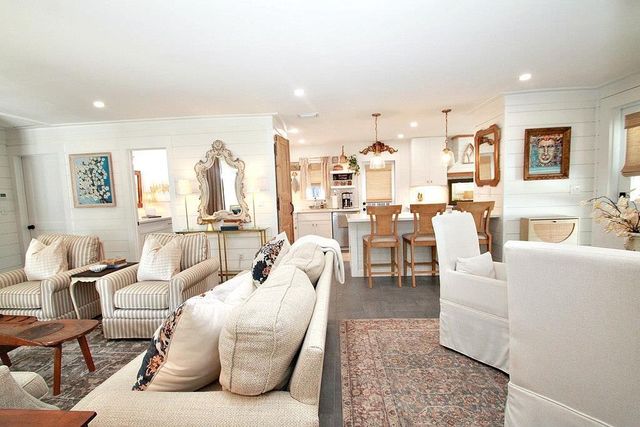 422 Barclay Avenue, Fairhope, AL 36532