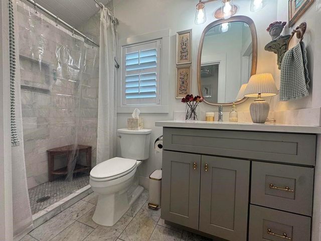 422 Barclay Avenue, Fairhope, AL 36532