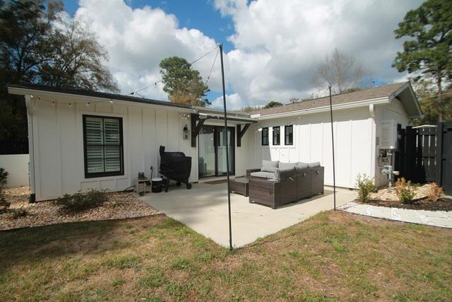 422 Barclay Avenue, Fairhope, AL 36532