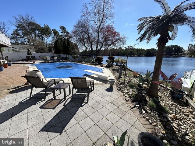 82 TENSAW DR, Browns Mills, NJ 08015