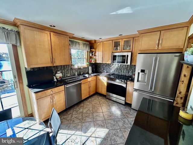 82 TENSAW DR, Browns Mills, NJ 08015