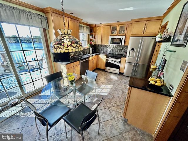 82 TENSAW DR, Browns Mills, NJ 08015