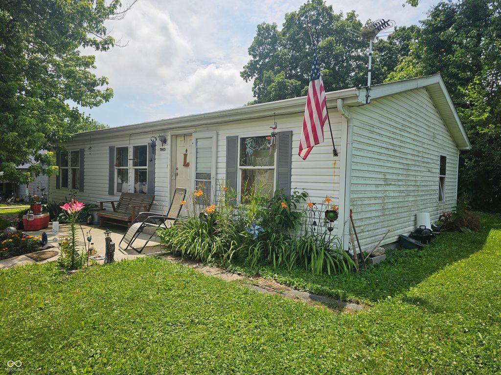 7903 Church, Coatesville, IN 46121