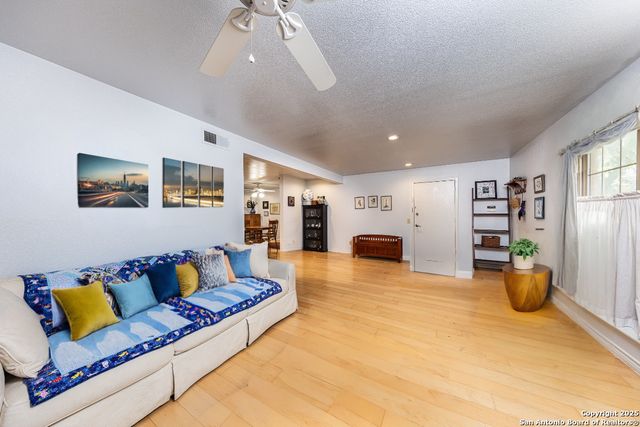 7500 Callaghan Rd Apt 135, San Antonio, TX 78229