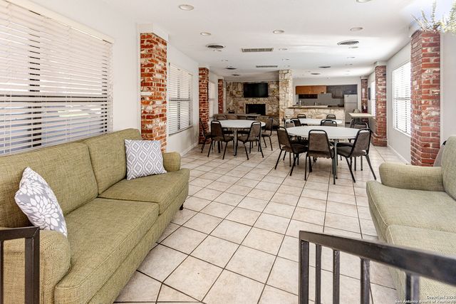 7500 Callaghan Rd Apt 135, San Antonio, TX 78229