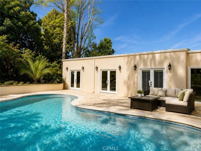 18048 Karen, Encino, CA 91316