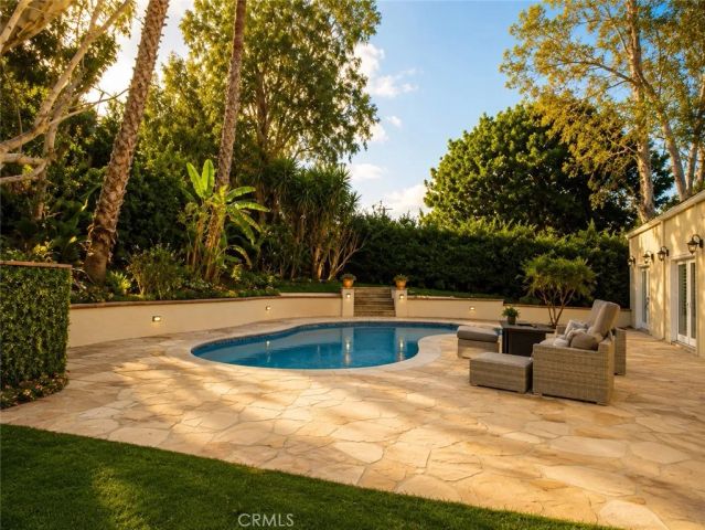 18048 Karen, Encino, CA 91316