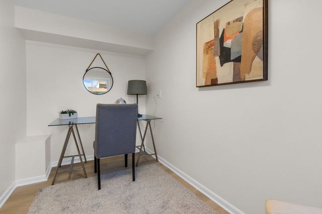 426 S Cedarcrest Drive, Schaumburg, IL 60193