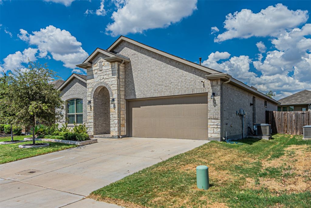 2404 O' Connor Ranch Drive, Weatherford, TX 76087 — exterior