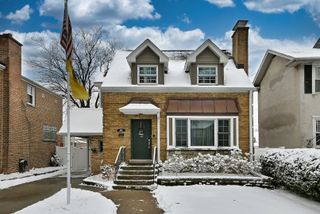 7224 N Oleander Avenue, Chicago, IL 60631