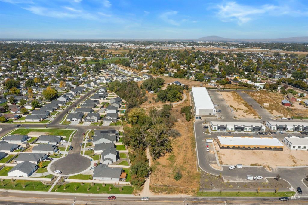 3614 Amity Ave, Nampa, ID 83687 photo 2