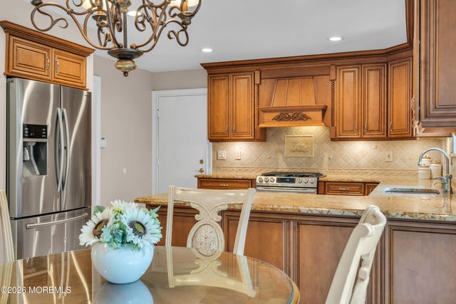 10 Cottonwood Drive, Jackson, NJ 08527